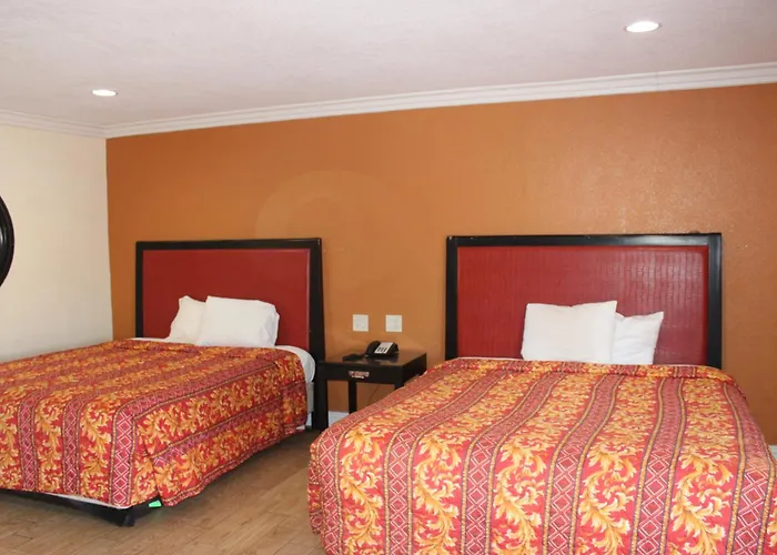 El Rancho Hotel 2*