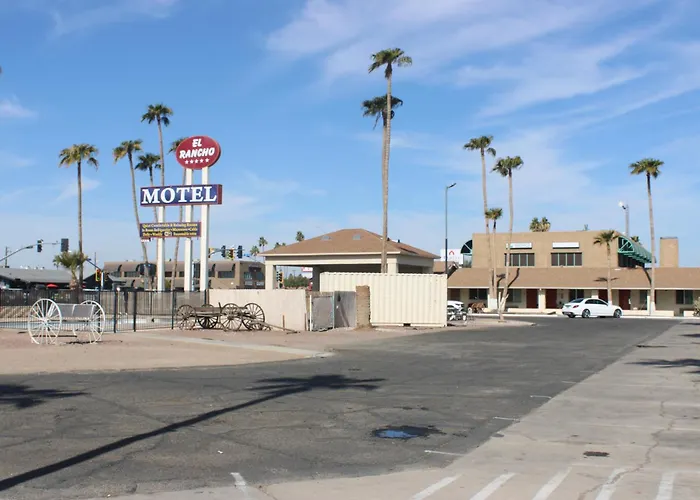 El Rancho Hotel 2*