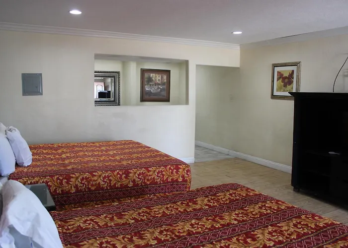Hotel El Rancho 2*