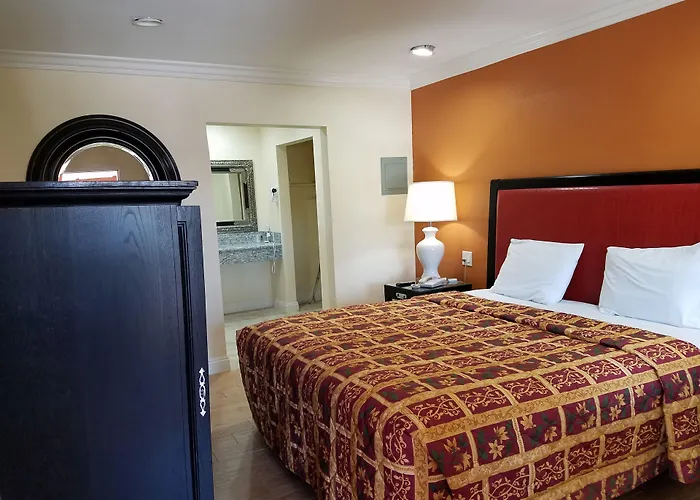El Rancho Hotel 2*