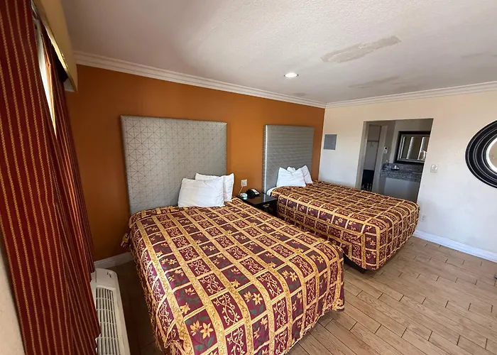 El Rancho Hotel 2*