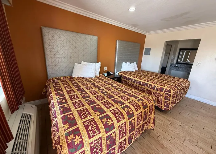 Hotel El Rancho 2*