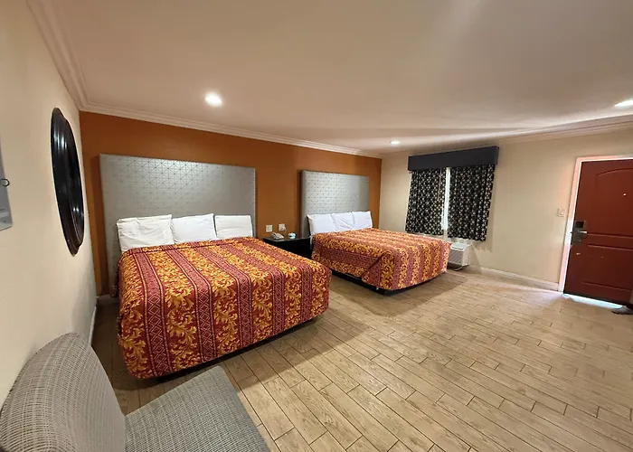 Hotel El Rancho 2*