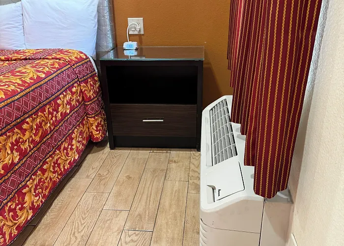 Hotel El Rancho 2*